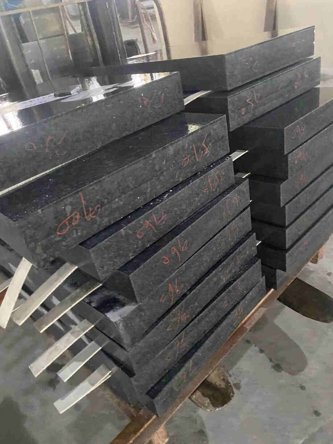 蒙古黑石材：耐用性与美观性的完美结合